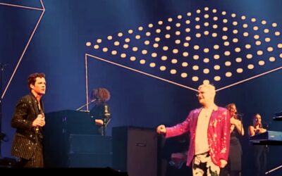 The Killers toca a clássica “A Little Respect” com Andy Bell, o vocalista do Erasure. Veja!